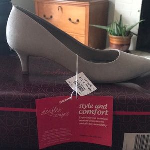 Gray suede pump